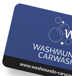 Blauwe kaart met waterdruppeltextuur, het logo van Washmundo Carwash en de website www.washmundo-carwash.com.